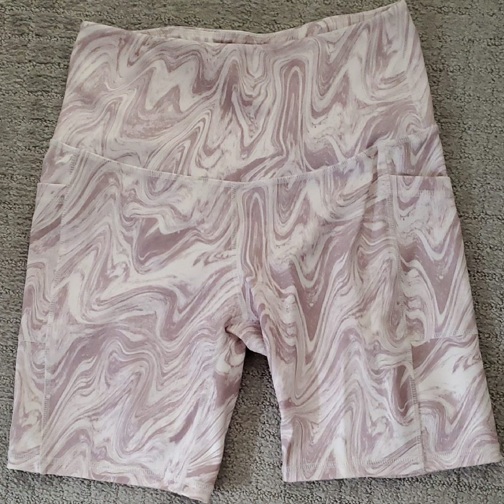 Elegant Swirl Women's Bike Shorts